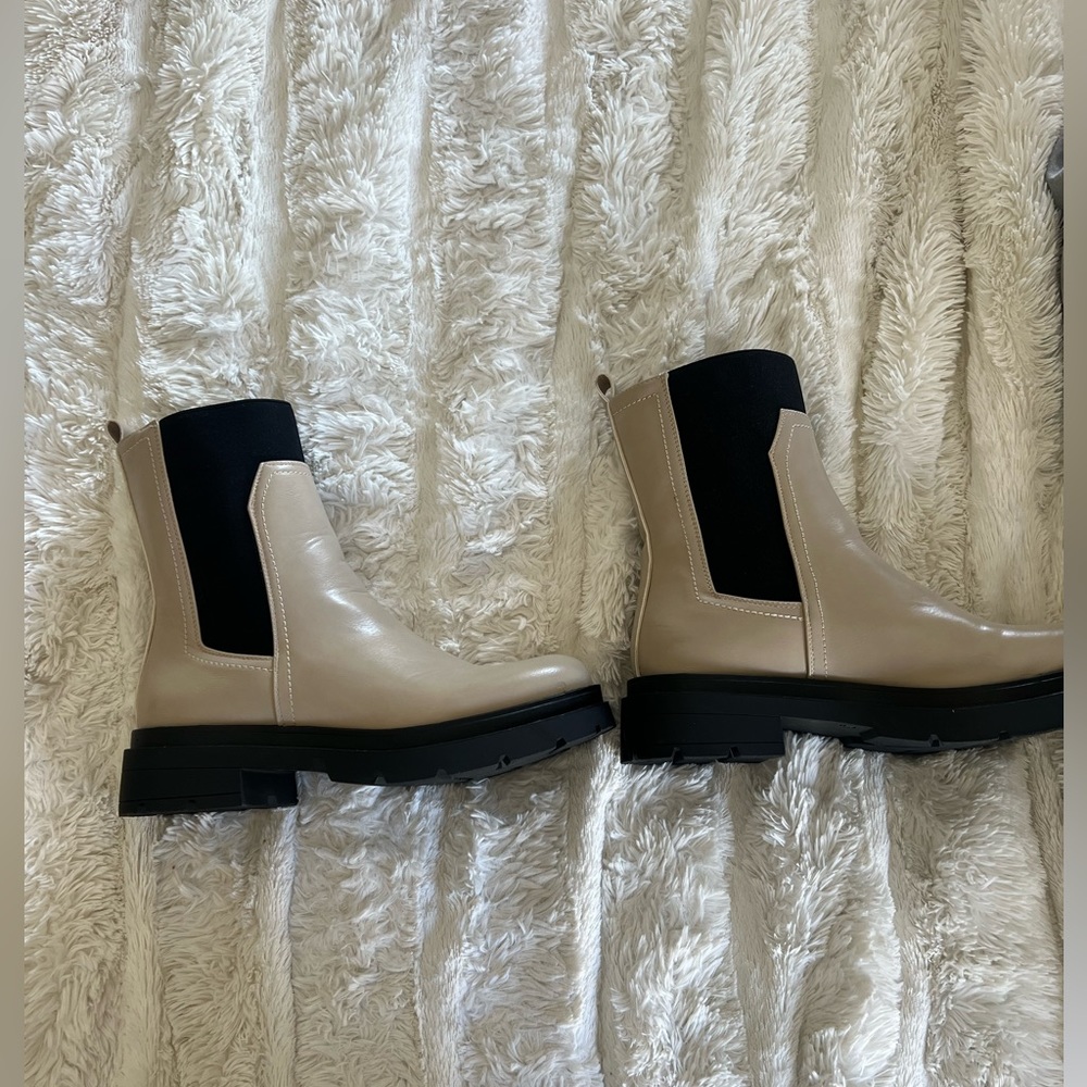 Rain boot
